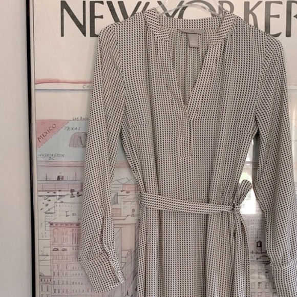 H&M shirt dress in cream and black with v neck, a line midi dress size S - Picture 9 of 9